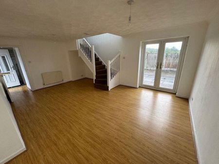 2 bedroom townhouse to rent - Photo 2