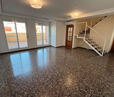 Ático de alquiler en Plaza Xúquer - Photo 3