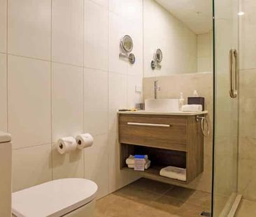 601 Deluxe Studio King Apartment - Photo 4