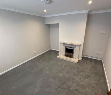 10 Westland Gardens, Crossgar, Downpatrick, BT30 9EL - Photo 2
