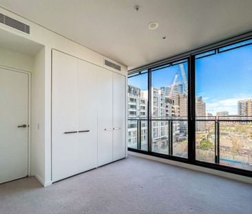 Executive Living: Furnished 2 Bedroom + Study Apartment at Infinity... - Photo 5