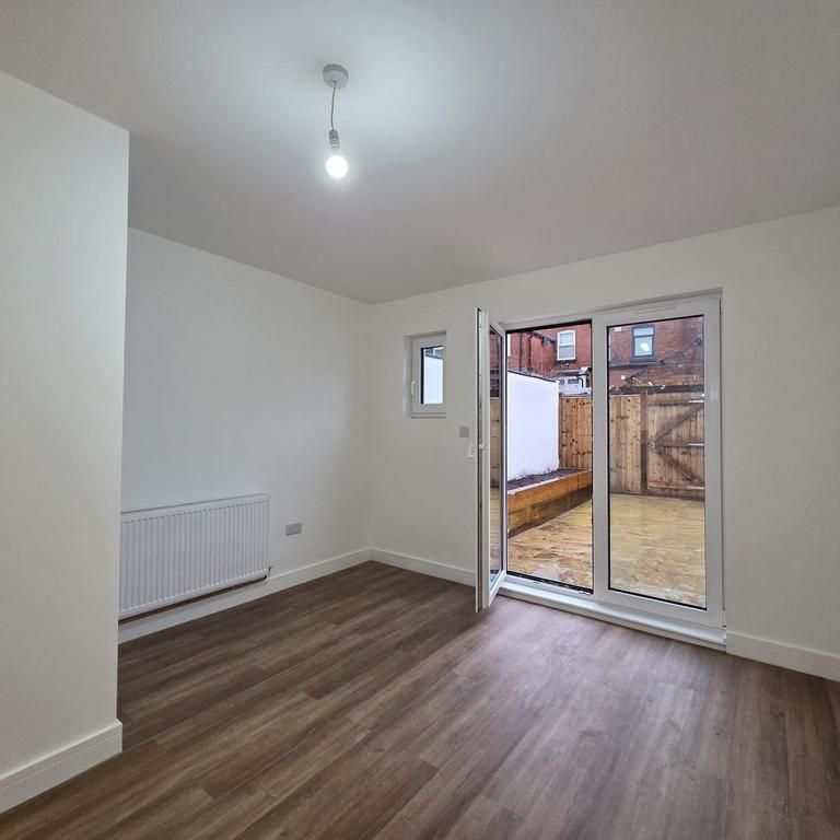 3 bedroom terraced house to rent - Photo 1