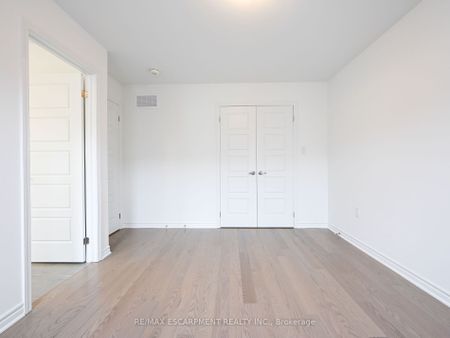 Townhouse For Lease | W8129434 - Photo 2