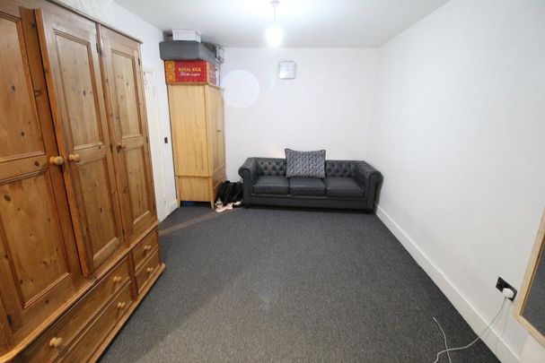 2 bedroom ground floor flat to rent - Photo 1