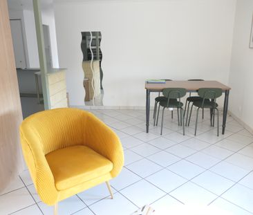 TROIS PIECES MEUBLE GOMETZ LA VILLE - Photo 2