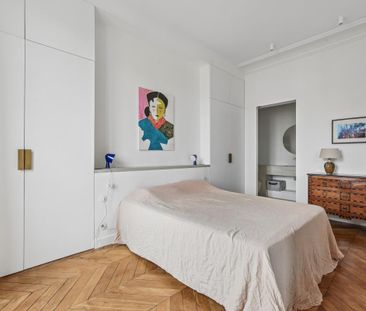 Location Appartement 2 pièces 66m² PARIS 7ème - Photo 6