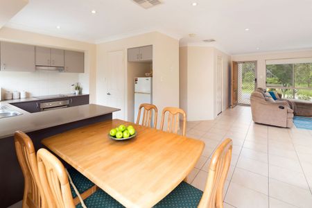 Modern 3 Bedroom Townhouse - Fully Air Conditioned - Photo 2