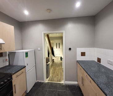 1 bedroom in a house share to rent - Photo 1