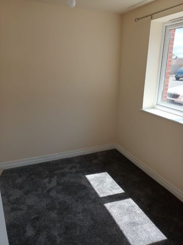 2 Bed Flat, Hebers Court, M24 - Photo 4