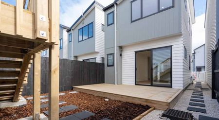 Spacious Family Home with Bonus Sleepout! - Photo 3