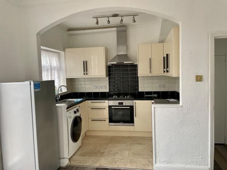 3 bedroom terraced house to rent - Photo 5