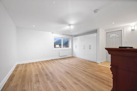 For Lease - 172 Humbercrest Boulevard Unit# Lower, Toronto, Ontario - Photo 4