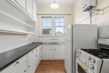 Low maintenance unit in the perfect beachside location - Photo 5