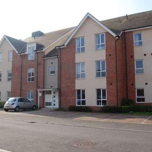 Addlestone/chertsey, KT15 - Photo 2