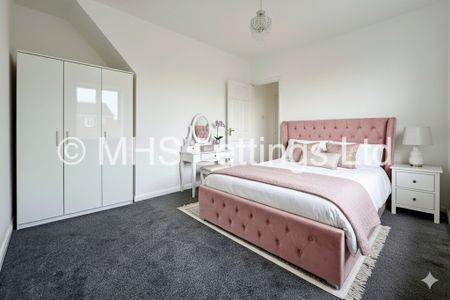 4 Bedroom Semi-Detached House for rent in Carr Manor Avenue - Photo 2