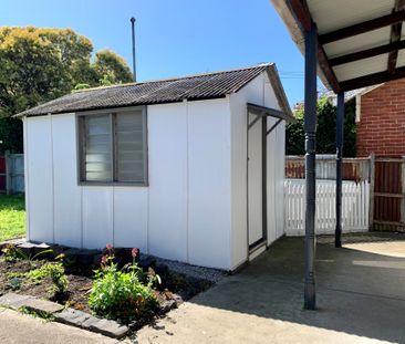 Come Live In The Heart Of Coburg - Spacious Family Living in a Prim... - Photo 4