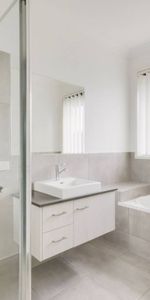 Modern Family Home in Helidon - Photo 4