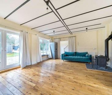 Guildford Road, Ottershaw, Chertsey, Surrey, KT16 - Photo 3