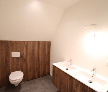 Gerenoveerd duplex-appartement met 3 slaapkamers, terras en autosta... - Photo 3