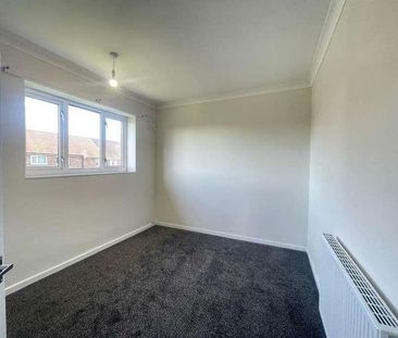 Legard Drive, Hull, HU10 - Photo 3