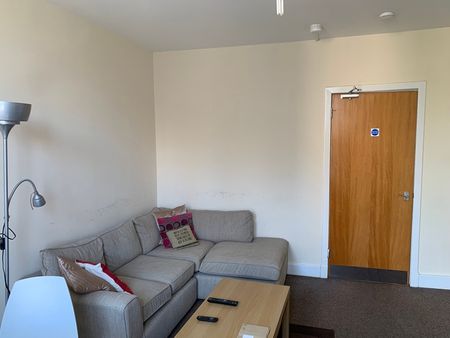4 Bed Flat, Brechin Street, G3 - Photo 4