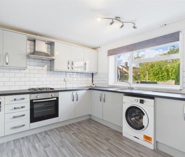 3 bedroom end of terrace house to rent - Photo 6