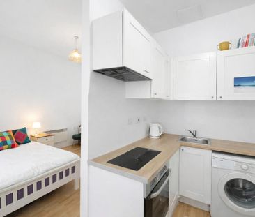 Studio to rent - Photo 1