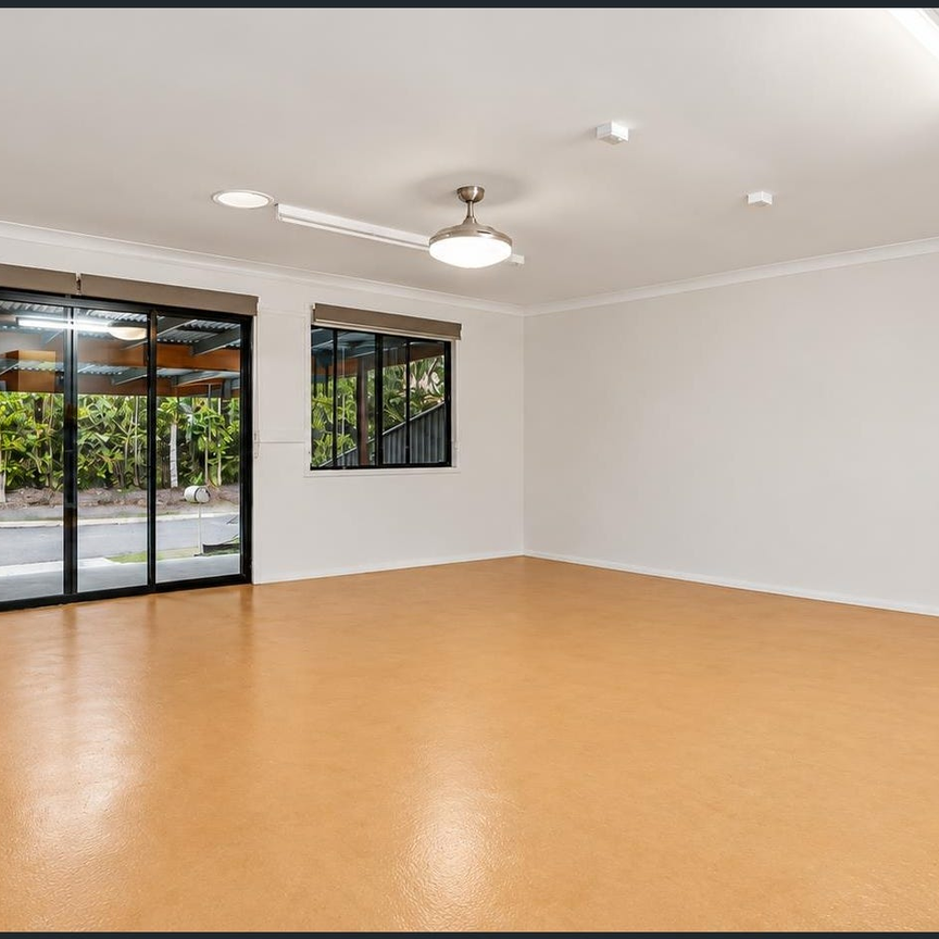 Spacious Family Living in a Peaceful Cul-de-Sac - Photo 1