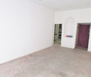 Nîmes centre T1Bis, 28m² Rue Hotel de ville, 380€ H.C - Photo 2