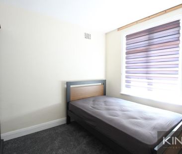 6 bedroom detached house to rent - Photo 5