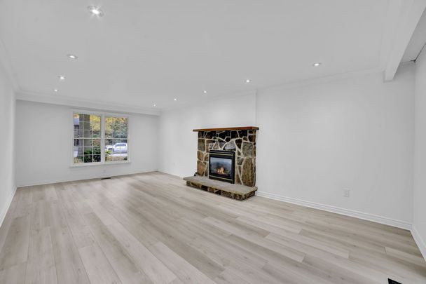 For Lease - 312 Dalewood Drive, Oakville, Ontario - Photo 1