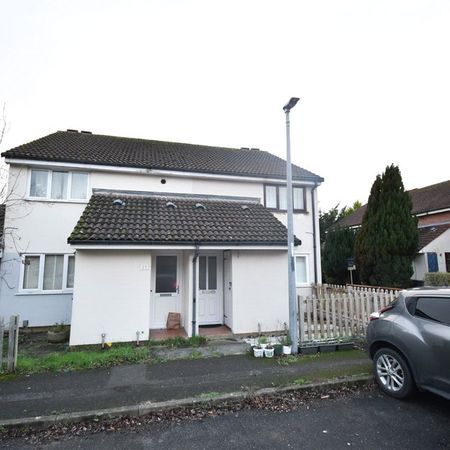 Well presented 1 Bedroom Maisonette to rent in the popular area of Cherry Hinton, Cambridge. Electric Heating. Local amenities close by. Street parking. Unfurnished. - Photo 4