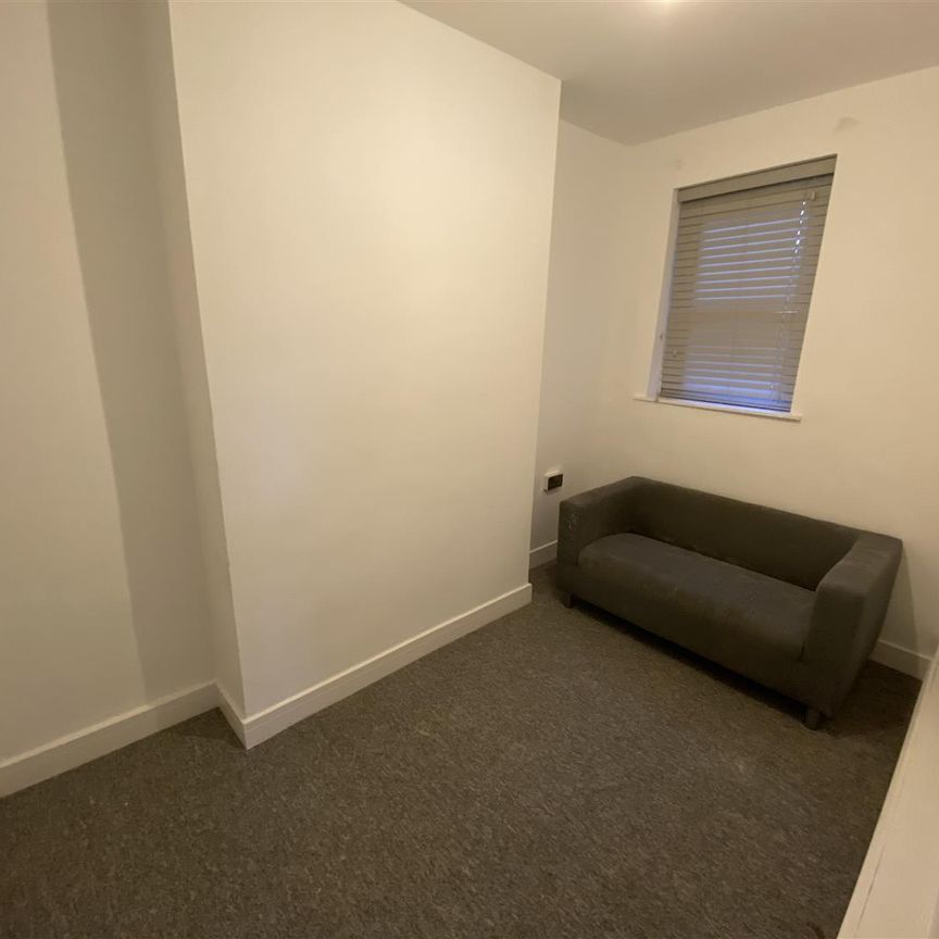 Flat For Rent Llantrisant Street, Cardiff - Photo 1