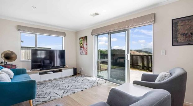 Stylish 4BR Family Haven - Grenada Village - Photo 1