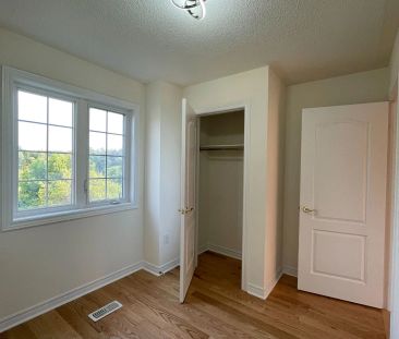 Condo Townhouse For Lease | N9255946 - Photo 3