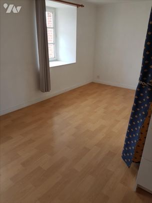 Pour visiter, appeler le 02.23.55.91.17 VITRE - Centre ville - Rue Poterie. Appartement T1 bi... - Photo 1