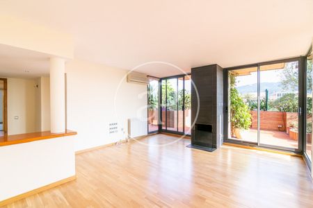 Penthouse for Rent in Sarrià - Photo 3