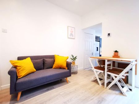 4 bedroom terraced house to rent - Photo 4