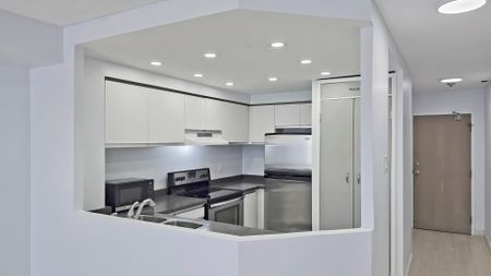 For Lease - 711 Rossland Road Unit# 508, Whitby, Ontario - Photo 4