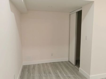Detached Home For Lease | N9254535 - Photo 3