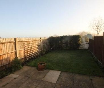 2 bedroom semi-detached house to rent - Photo 2