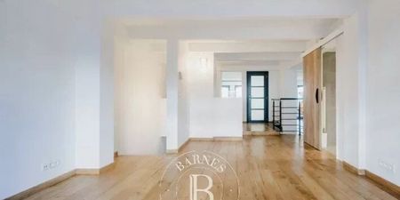 Appartement te huur in Sint-Jans-Molenbeek voor € 2.250 met 3 slaapkamers - Foto 2