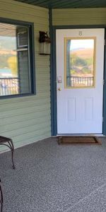 Lakefront Living 2 bed/1 bath in Lake Country - Photo 4