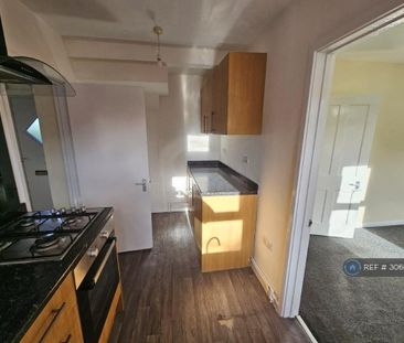 3 bedroom semi-detached house to rent - Photo 6