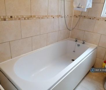 1 bedroom in a house share to rent - Photo 6