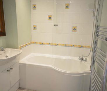 Stevens Close, Epsom, Surrey, KT17 4RG - Photo 5