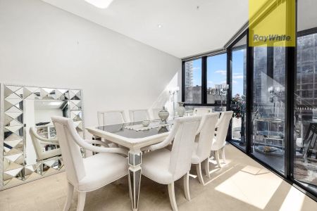FURNISHED TWO BEDROOM PLUS STUDY - LUXURIOUS 5-STAR LIVING IN THE HEART OF PARRAMATTA CBD - Photo 2