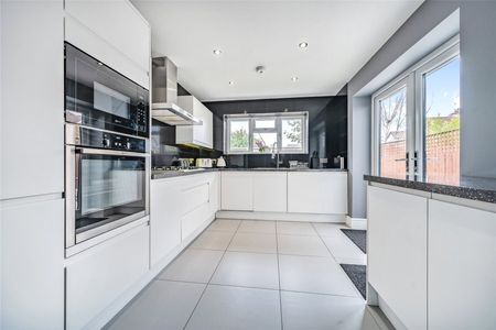 Goldsworth Road, Woking, Surrey, GU21 - Photo 4