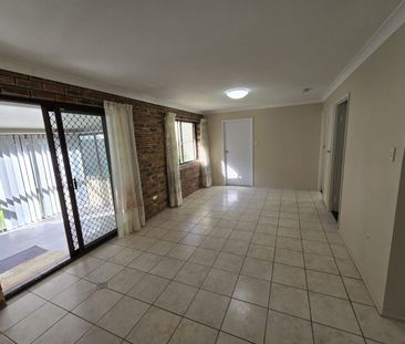 Cozy 2-Bedroom Home in Redbank Plains - Perfect for Comfortable Liv... - Photo 3