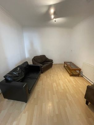 5 Bed Terraced House, Cobden Road, BN2 - Photo 1